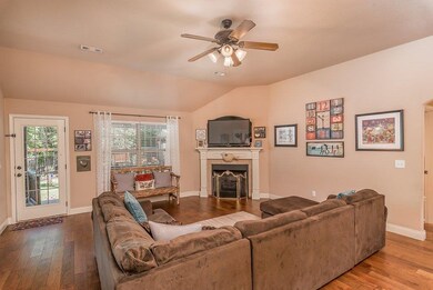 25 Dunsford Dr, Bella Vista, AR 72715 - photo 4