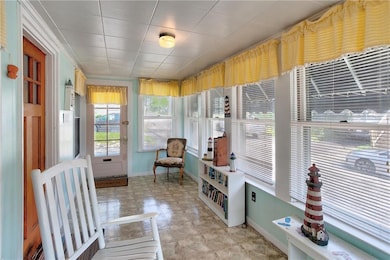 7 W Old Orchard Ave, Old Orchard Beach, ME 04064 - photo 4