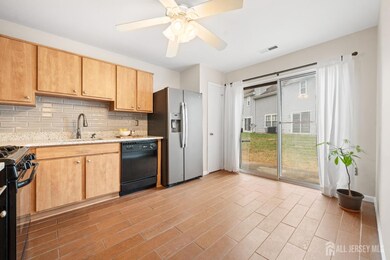 121 Fulton Ct unit 21A, New Brunswick, NJ 08901 - photo 6