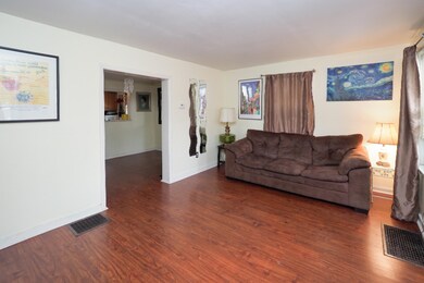 406 E Franklin St-104