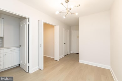 2401 00 Pennsylvania Ave unit 3A10, Philadelphia, PA 19130 - photo 7