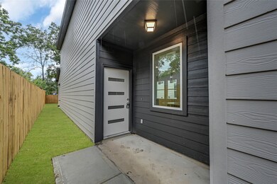 821 Enterprise St, Houston, TX 77088 - photo 3