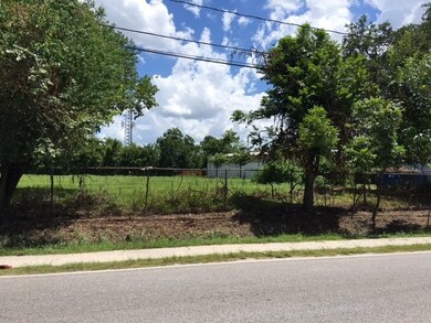 11212 Hirsch Rd, Houston, TX 77016 - photo 2