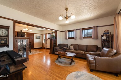 901 N 6th St-Living Room