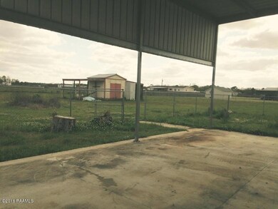 (5)Back Yard and Barn