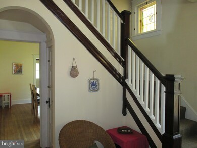 228 Mallow Hill Rd, Baltimore, MD 21229 - photo 2