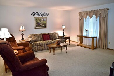 659 Wood Run Dr unit 72, Marysville, OH 43040 - photo 6