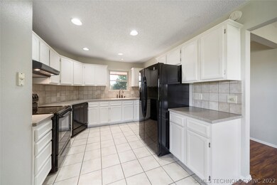 1916 W Phoenix Place, Broken Arrow, OK 74011 - photo 4