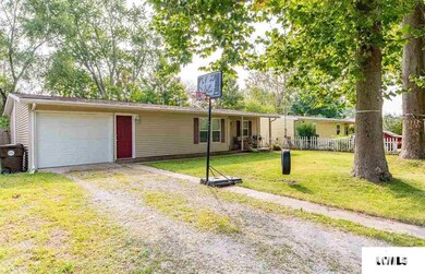 716 Bryan Ave, Lincoln, IL 62656 - photo 2