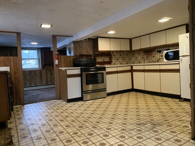 11 Laurel St, Hingham, MA 02043 - photo 5