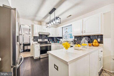 23104 Sweetbay Ln, California, MD 20619 - photo 4