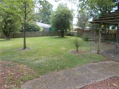 1726 Lynnwood Dr, New Albany, IN 47150 - photo 5