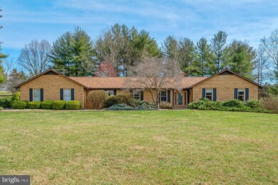 6087 Georgetown Rd, Broad Run, VA 20137 - photo 2