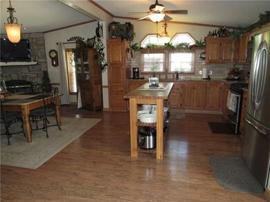 3421 Rost Dr, Columbus, IN 47203 - photo 5