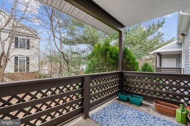 10018 Oakton Terrace Rd, Oakton, VA 22124 - photo 5