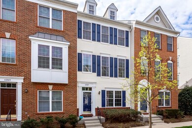 42807 Flannigan Terrace, Chantilly, VA 20152 - photo 3