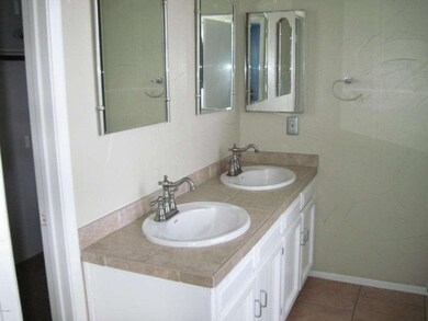 567 W Los Lagos Vista Ave, Mesa, AZ 85210 - photo 4