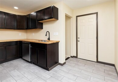 2635 Maple St, Des Moines, IA 50317 - photo 2