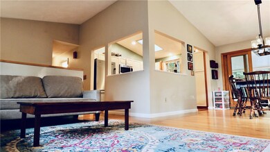 38 Winsor Ave, Johnston, RI 02919 - photo 4