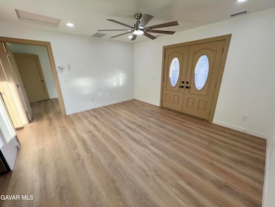 1133 Geraldine Ave E unit B, Lancaster, CA 93535 - photo 4