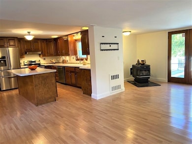 11 Forest St, Danvers, MA 01923 - photo 4