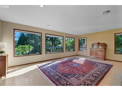 2635 SW Sherwood Place, Portland, OR 97201 - photo 5