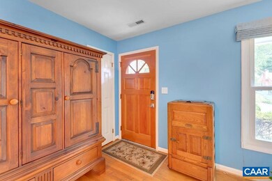 114 Commonwealth Cir, Charlottesville, VA 22901 - photo 3