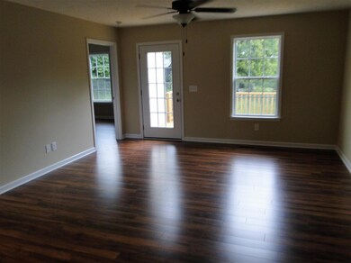 1818 Lakin Ln, Columbia, TN 38401 - photo 4