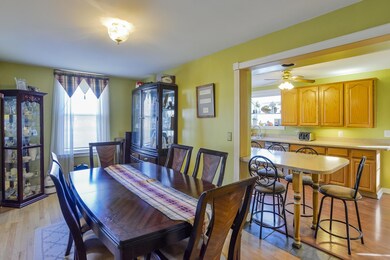 011_Dining Room 2