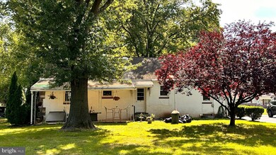 1027 York Ave, Lansdale, PA 19446 - photo 6