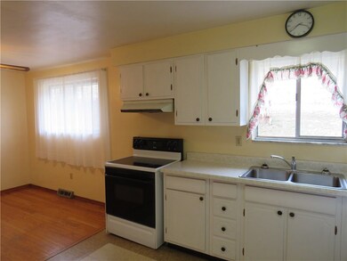 435 Hemphill Rd, Tarentum, PA 15084 - photo 4