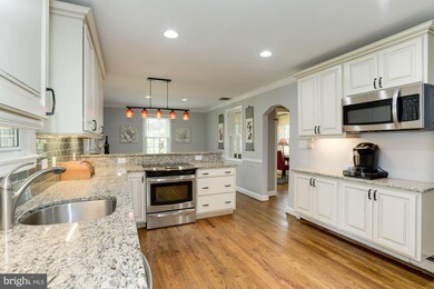 3460 Washington Dr, Falls Church, VA 22041 - photo 6