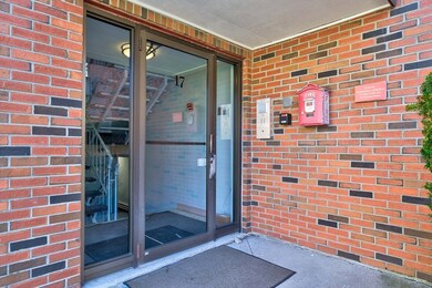17 Healey St unit 302, Cambridge, MA 02138 - photo 2