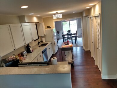 1606 Gingercreek Ct unit 152, Sycamore, IL 60178 - photo 5