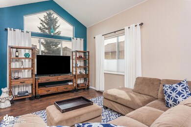 Living Room 20170513-DW-0408-SMALL