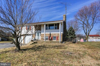 911 Warm Spring Rd, Chambersburg, PA 17202 - photo 4