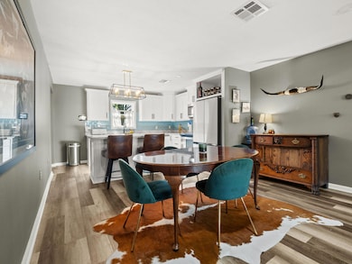 1118 walnut dinning