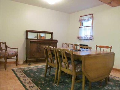 Dining Room. This large dining room can accommodat