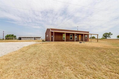 301 Bellenger Ln, Weatherford, TX 76088 - photo 3