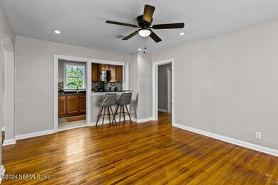 5021 Colonial -10
