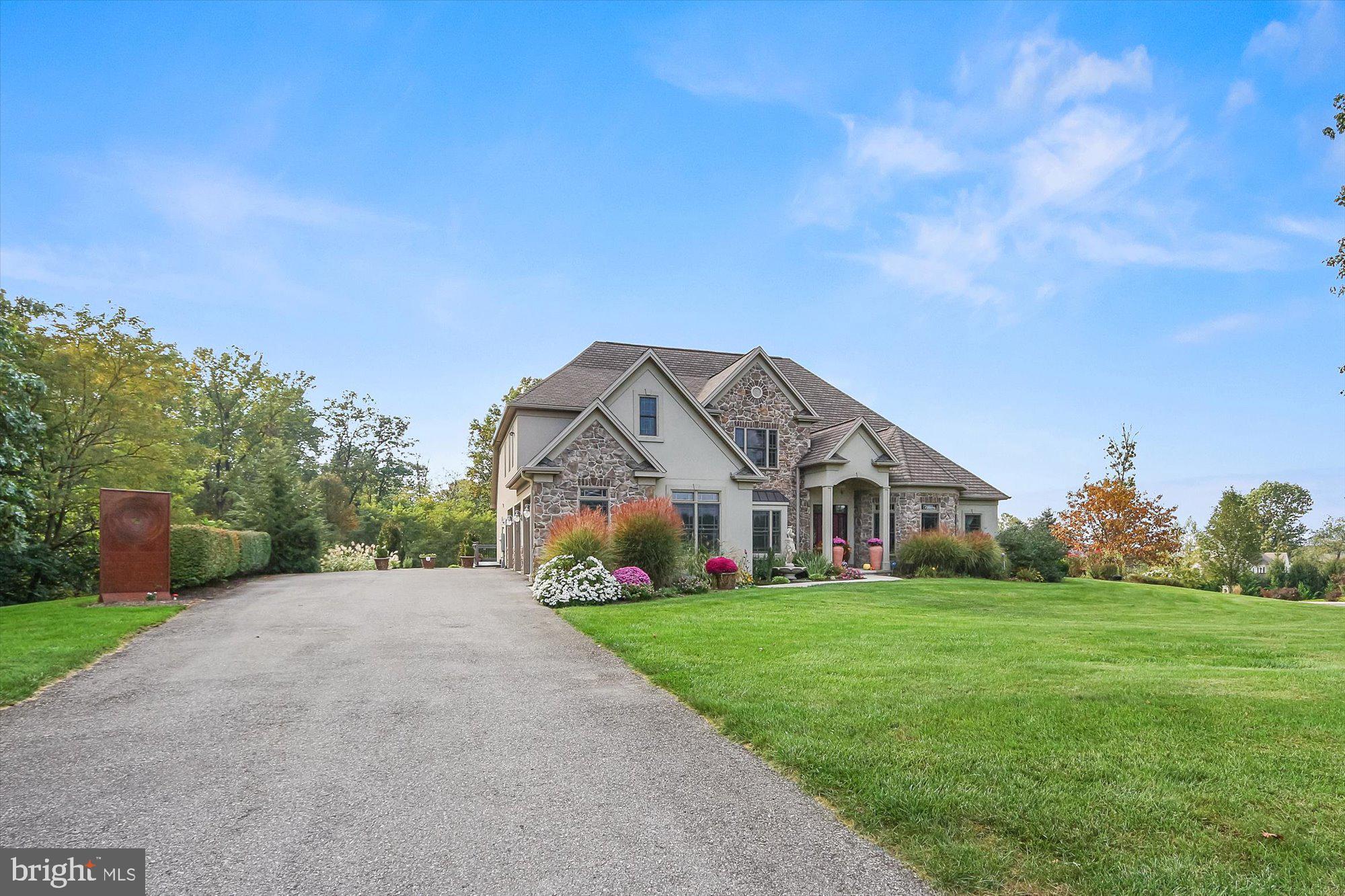 116 Woodcrest Dr, Palmyra, PA 17078 - photo 2