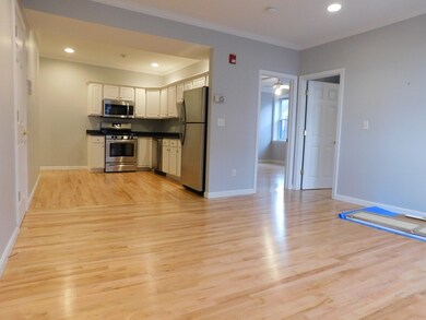 464 Hanover St unit 11, Boston, MA 02113 - photo 3