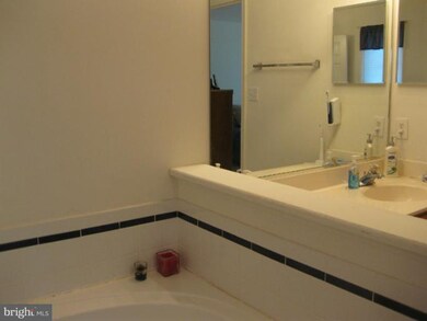 10413 Woodlake Ct, Spotsylvania, VA 22553 - photo 2