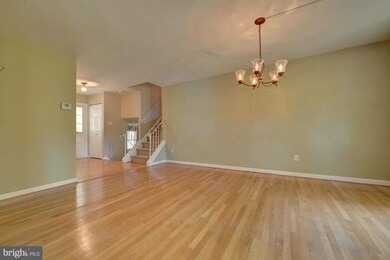 8519 Tysons Ct, Vienna, VA 22182 - photo 5