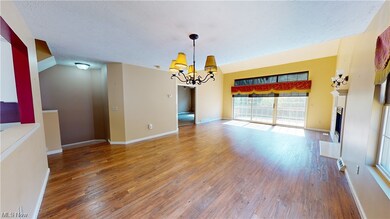 335 Blair Cir unit 4-B, Aurora, OH 44202 - photo 3