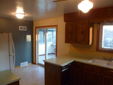 415 Park Ave, Waupun, WI 53963 - photo 4