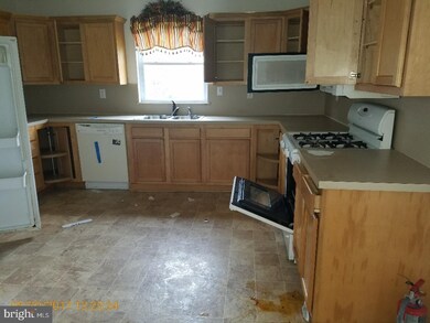 1500 S Commerce St, Paulsboro, NJ 08066 - photo 3