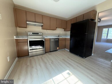 4185 Pleasant Meadow Ct unit 101B, Chantilly, VA 20151 - photo 4