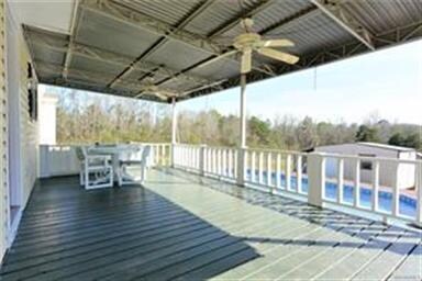 EXTRA LARGE REAR DECK WITH TWO CEILING FANS OVERLO