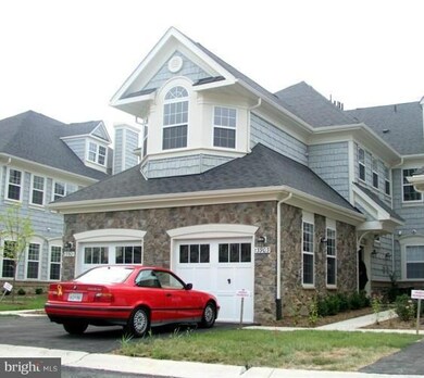 13903 Gullane Dr unit 104, Woodbridge, VA 22191 - photo 2